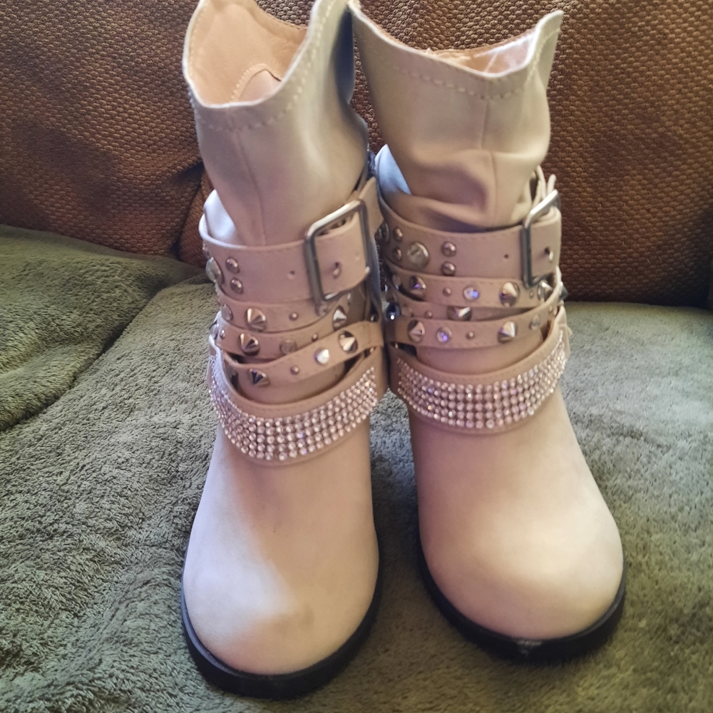 Bootz Size 5